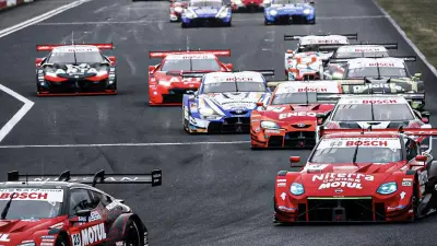 SUPER GT racing cars with Bosch branding